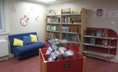 Bibliothèque : Les différences / Tapis de lecture pour enfants